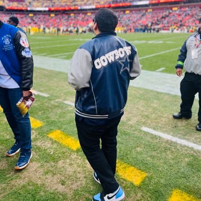 C_AEscobar's profile picture. All I need are some tasty waves and a cool buzz, and I’m fine