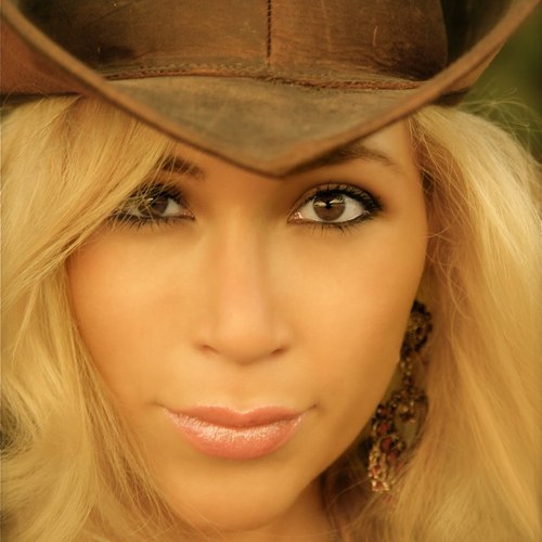 PrincessaSharon's profile picture. My website is now up! http://t.co/rCf7MLydHk