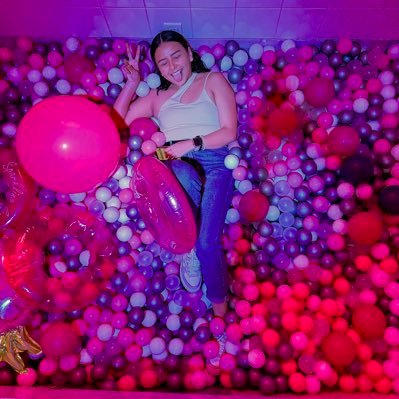 DeynaGuevara's profile picture. Una morra de 24 que no sabe qué esta haciendo con su vida y ni modo