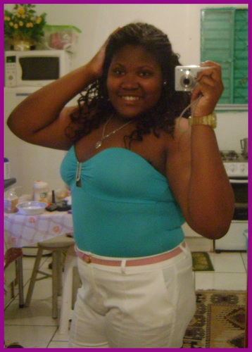 ~ α gαrotiinhα imperfeitα,
αqeelα qeê chorα de dor,
αqeelα qeê ja sofreu poor αmor,
αqeelα qe sαbe se αrrepender ♥! Escorpiana de 16 anos