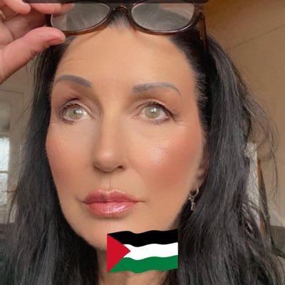 starjules69's profile picture. getting through life as best I can , being the best human being I can be , trying to make a diff ... make love not war ... ❤️♥️❤️♥️❤️♥️♥️