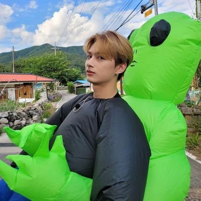 Stories_byvlvet's profile picture. Maybe in the next life