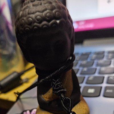 LittyMa's profile picture. doesn't play well with others , loves coins and kitties !!!! jk 😋