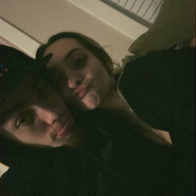 theyenvycarlyy's profile picture. 🍒💌🧸