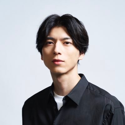 俳優／仕事の他にひとりごと日記もポスト／いしのまき観光大使／「ロミオ&ジュリエット」パリス役／『仮面ライダーリバイス』門田ヒロミ/仮面ライダーデモンズ役／歌劇『桜蘭高校ホスト部』須王環役／TBS開局70周年記念 舞台『刀剣乱舞』无伝 夕紅の士 -大坂夏の陣- 豊臣秀頼役／呪怨THELIVE 小林俊介役／宮城県出身