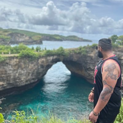 ESL Teacher in China. GlazersOut. South African. ISYMFS. Pro Wrestling Fanatic. ⭕️