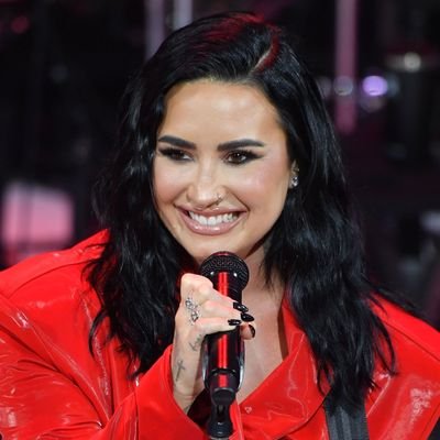 'head high and middle finger higher'🖕👸
music lover - demi lovato - Cheryl!🎧

🎼Love is louder than the pressure to be perfect. - D.Lovato🎼

she/her
25🫰🏻
