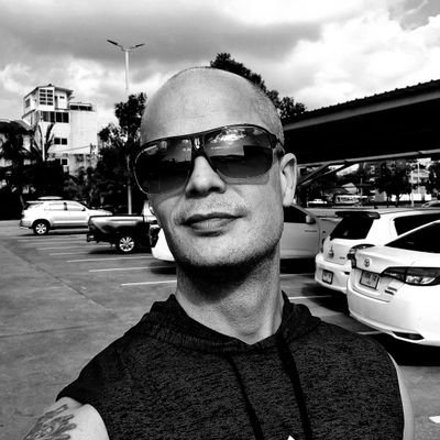 InspiringQ's profile picture. Not afraid of the truth bruuh 
Comedy Central mind 
RAW.  Fighter (spec.comb)