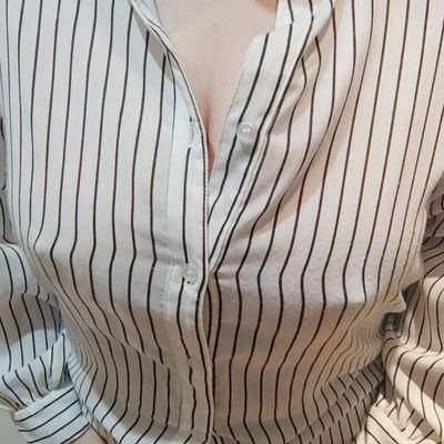 何も知らない夫に愛されながら、不特定多数のおちんぽ様に顔も分からない乳と穴だけの惨めな雌豚として知られて見られてオナペに使われて興奮する変態です。全頭マスクにスク水♡メディア欄全部見て毎日オナペに使ってください。