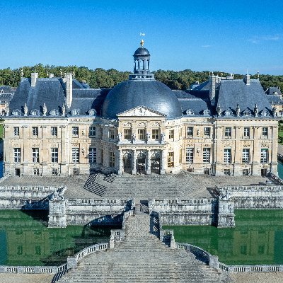 Suivez-nous sur Facebook, Instagram et Threads 👉 @ChateauVLV ✨