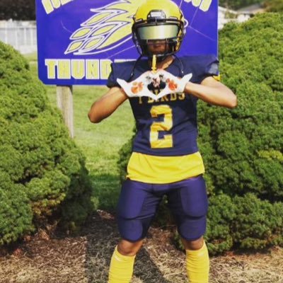 class of 26🦅, football Thornwood high school,CB/athlete, varsity https://t.co/X0B584eR4s, https://t.co/3ZA6aS7Bh2