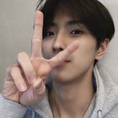 yonjhee's profile picture. Are you a Lover or an Enemy?