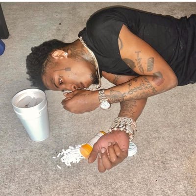 KkkSean41948k's profile picture. 