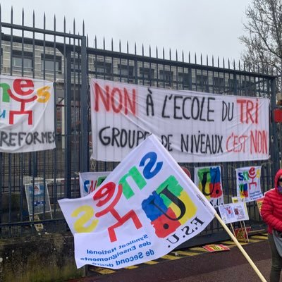 Compte officiel du SNES-FSU Limoges - https://t.co/DC3XeEL686 - Le Syndicat National des Enseignements du Second degré de l'Académie de Limoges.