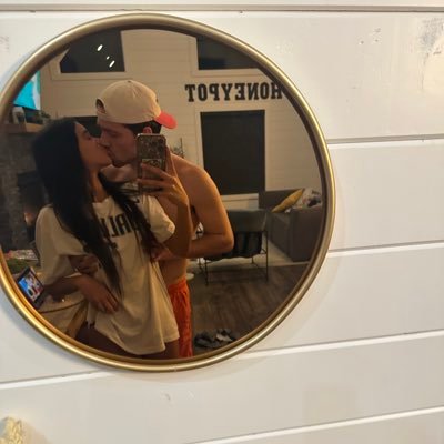 gloriamahurin's profile picture. 