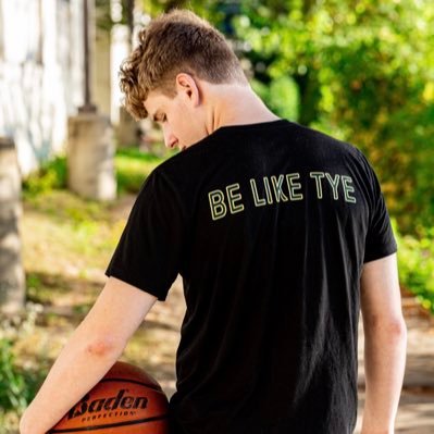 6’1 PG/SG CPHS class of 2024 B3 athletics 💙🖤 AAU 3.7 GPA