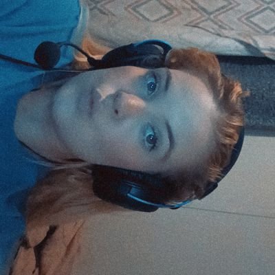 twitch streamer ✨ come smoke a few bowls and hang out w me on twitch! ✨ 
https://t.co/dtX0Imlcyt