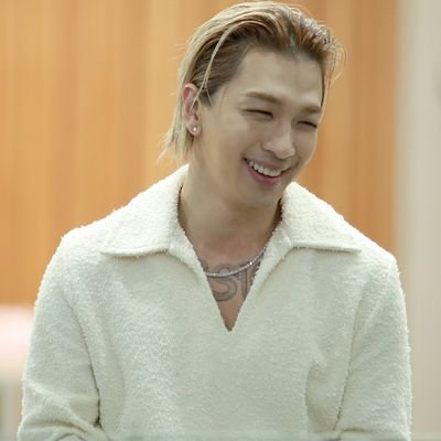 Fanbase dedicated for @__youngbae__ from BIGBANG. #Vip from 🇧🇷 #BigbangForever #Solmate #Taeyang #BIGBANG #StillLife
👑
07/03/18 - Youngbae notice me 🔆