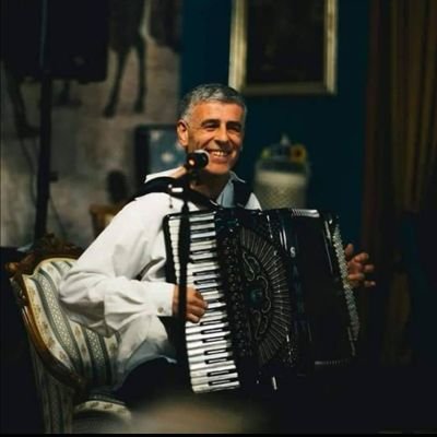 Professor Semir Hasić, the world accordion champion, has made a name for himself by numerous concert perfomances in a great number of music centres all over Eur