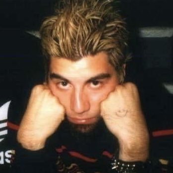 posting chino moreno daily if i remember // fan account @mxluvr9