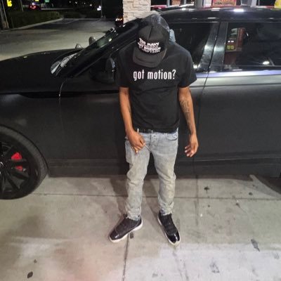 Ducked0ff_Tae's profile picture. “they hate you if you fake, but hate you more if you real.”💯 #LongLiveLarry 🙏🏽🕊