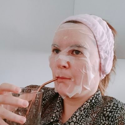 Vooral Mopjes | Redacteur | Comedy | Impro | Cards Against De Vlaming | Een groep waar de doen alsof we HLN commentator zijn | FC De Kampioenen fanfiction