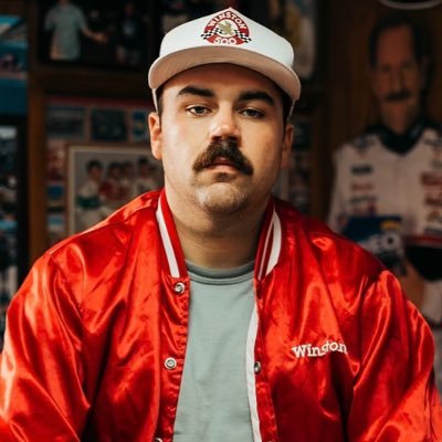 President of The Motorsports Trading Card Market 👨🏻‍⚖️ Co-Host @SpeedStreetPod at @DirtyMoMedia🎙️ @RaceCardsLIVE on Twitch 📈 Big Ai Guy 💾