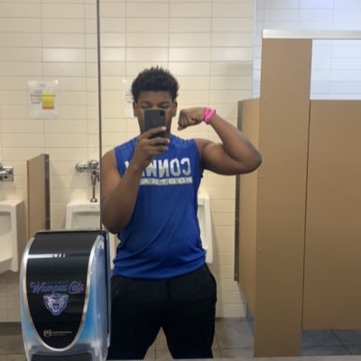 Conway Wampus Cat’s 6’2 235. Conway Ark. GPA. 3.2 squat 425, bench 230, clean 205, deadlift 425