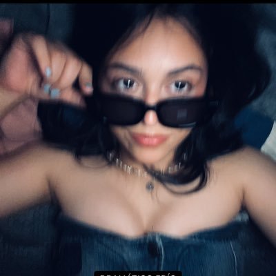 notmvmkst's profile picture. side de la side