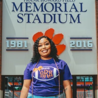 A girl who's chasing her dreams!!! Clemson Student 🧡🐯💜 SC: kensheaaa