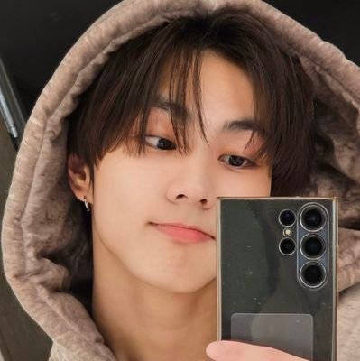 š„¢... heart eyes for ģķģ“ķ š¤ | fan account ā