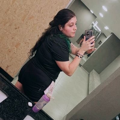 COPINHOO VAZIOOO
Taurina♉
26 🙅♀️
RH 📚
🌈🌈 🍣🍻
insta: @raafa_valiente