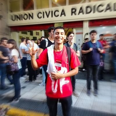 Estudiante prof. en historia 📚. Secretario JR Nacional. Morado y Radical. Hincha del Mas Grande❤🤍