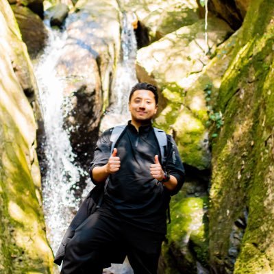 SOFTWARE ENGINEER 💻 , INVESTOR 💰 Born in the mountains 🏔️, landed in the oceans 🌊
