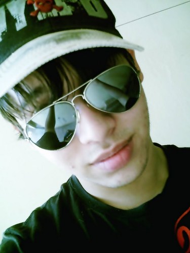 feliz da vida as veses forever alone gosto muito de black eyed peas eminem e etc Flamenguista de carteirinha ama muito os amigos e muito simpatico