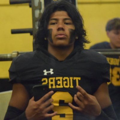 OLB/SS/WR @ San Fernando High School C/O 24 (3.0 gpa) #2/5’9/170lbs -afrausto348@gmail.com - https://t.co/gjGWNTPOns