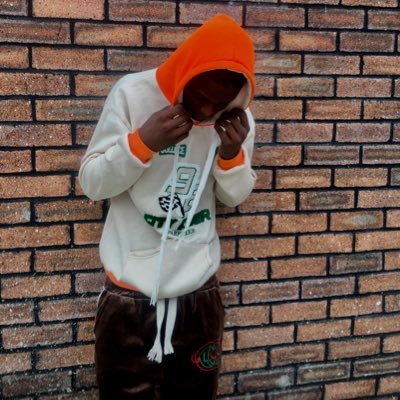 content creator/ influencer skit maker and partially a modal pls follow me on threads pls new applications https://t.co/ihqWJCIcy4