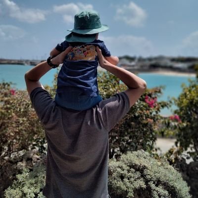 『完全未経験からの成り上がりをお届けします🧑💻🖲』▶サッカーコーチ→元営業マン→税理士事務所▶2人の子どものパパ▶動画300本の実績▶︎動画編集もできるエンジニア▶趣味はサッカーやスポーツ観戦⚽️▶現在RUNTEQで学習中💻
