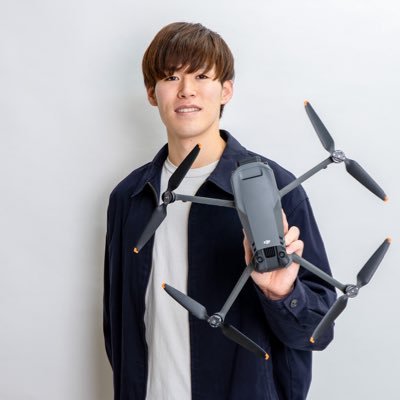 ㍿ Tech Drone代表 | 22歳 | ドローンで起業した大学生 | Youtube登録者2万人 | 2024年にFPV事業とメディア事業に挑戦 | 2025年に災害分野に挑戦します | 業界最大級のコミュニティ「 #ドロビジ 」運営 | #デイトラ ドローンコース講師 | 野球とサウナ好き