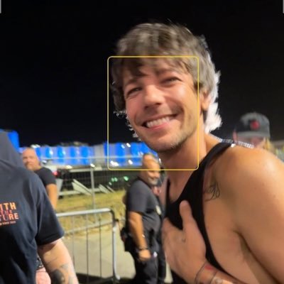 Tomlinnsoul's profile picture. just a girl trying to learn that you don’t have to be sorry for doing it on your own and that no matter how much you want it, some things change🌙💌