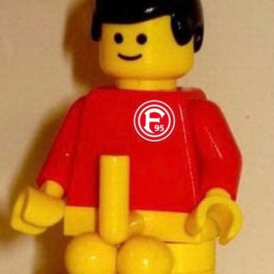 @f95 member ❤️🤍
#KEV🖤💛
   🗣️ Bitte beachten sie beim Ausstieg den Höhenunterschied zwischen Zug und Bahnsteigkante