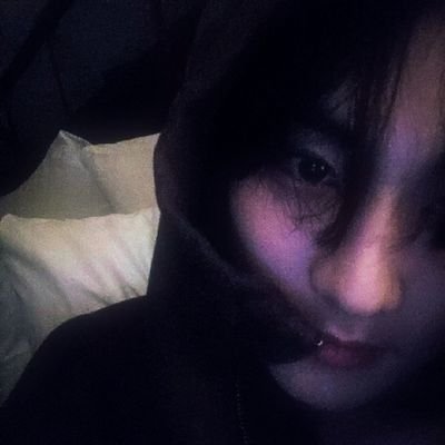 prettyJKEY's profile picture. moonlit─adorned, petals whispering to the wind empyrean. 🫐 rose-felt, dandelion whispers 🝳─ beautiful (&.) ethereal angel. #jakelovers.