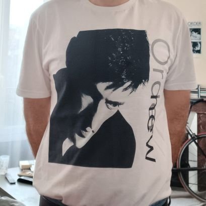 Music only 🎶✨ Main interests : New Order, band t-shirts & every cute indie band from 1985 to this day. Frenchie 🇫🇷 but MDANT nonetheless. Blog here 👇