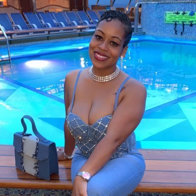 TeshiaNCompany's profile picture. ❤️s God #MomOfTwins OWNER of. @kboutik #SeamStress EST2011🧵 #Author of #writetomakeit & Sew & Sell ✍🏾 •Notary •Etiquette Coach 🪞#EntreprenuerOfTheYear 2018🏆