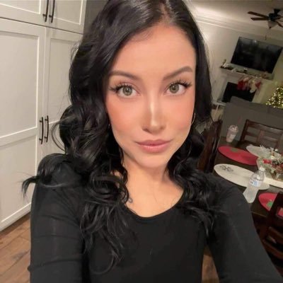 HnifxJ's profile picture. I’m a dog lover