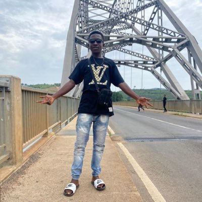 The hustle no go stop 🙏💰👑 I FOLLOW BACK PROUD MAN UNITED ⚫️🔴 FAN