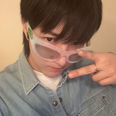 haruhiko_chu's profile picture. Save yourself
Love is pain, I know too well
You've never felt waves this strong
Just save yourself