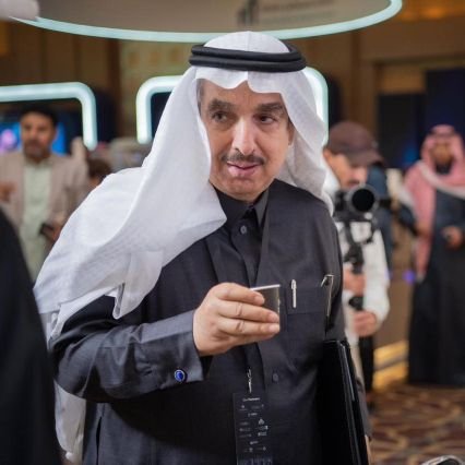 مهندس مدني ..
ماجستير في ادارة المشاريع الهندسية ..
مهندس قيمي معتمد .. مؤلف وكاتب.. مهتم بالإبداع والفكر.