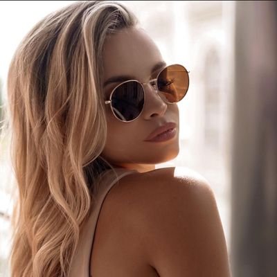 ana_lena29's profile picture. с огњишта милог бјежи ми куго ☦