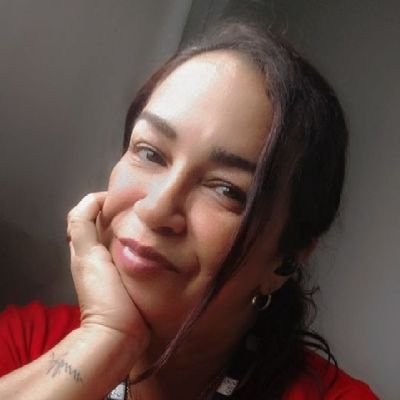 MeyerKessy's profile picture. Vovó da Alícia✨
Esquerdista♥️
Consultora/
Espírita/
Filosofia.            

Haja o que houver,trabalha na edificação do bem e segue adiante.
Emmanuel.